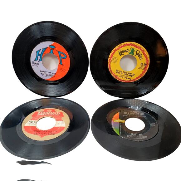 Junk Lot of 20 Vinyl Records 45 rpm 2 8 Tracks Variety Mixed Media Artists Music - Picture 3 of 16